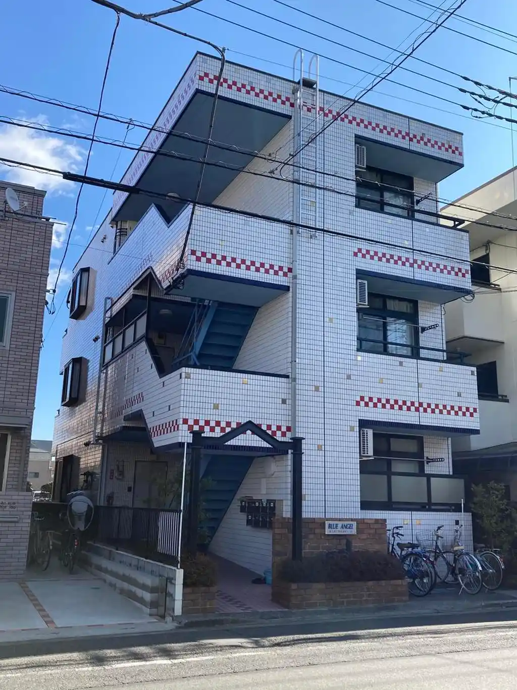 ブルーエンジェル 外観