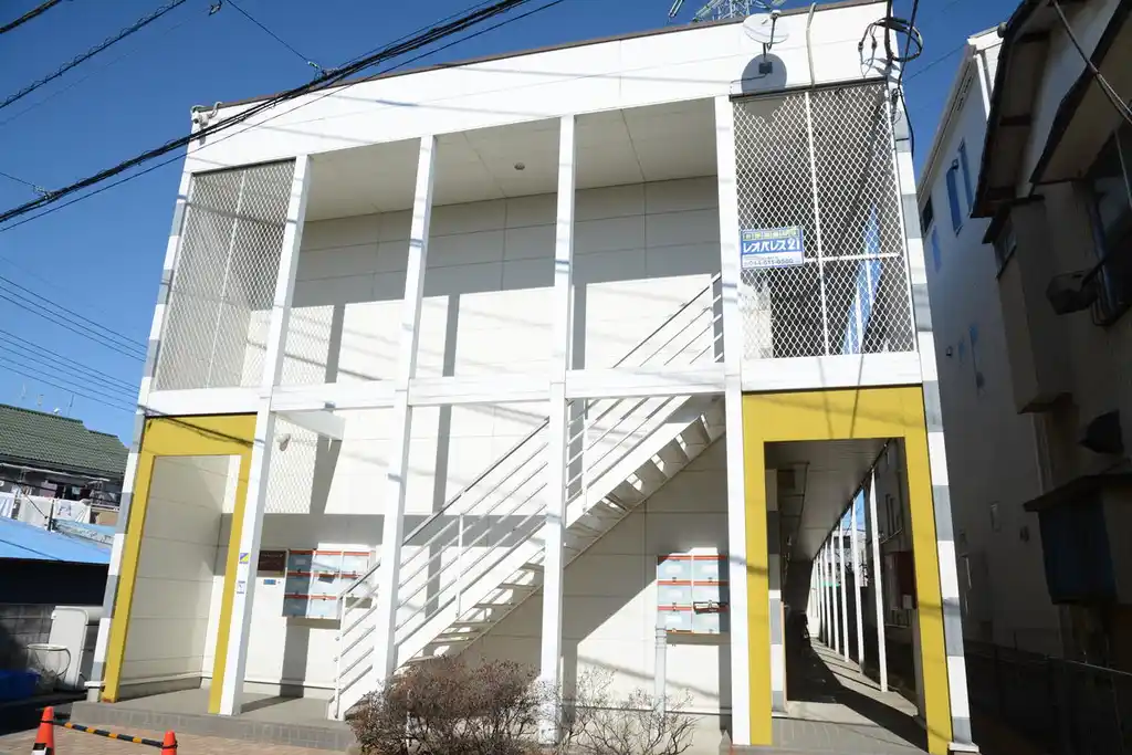 REOPAヨロズヤ 外観