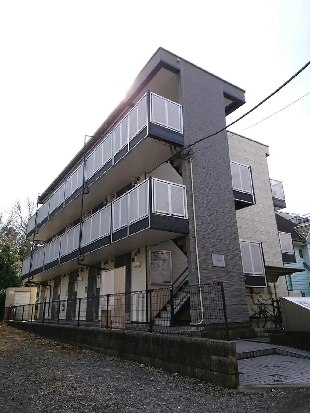 レオパレスイーリスコート 外観