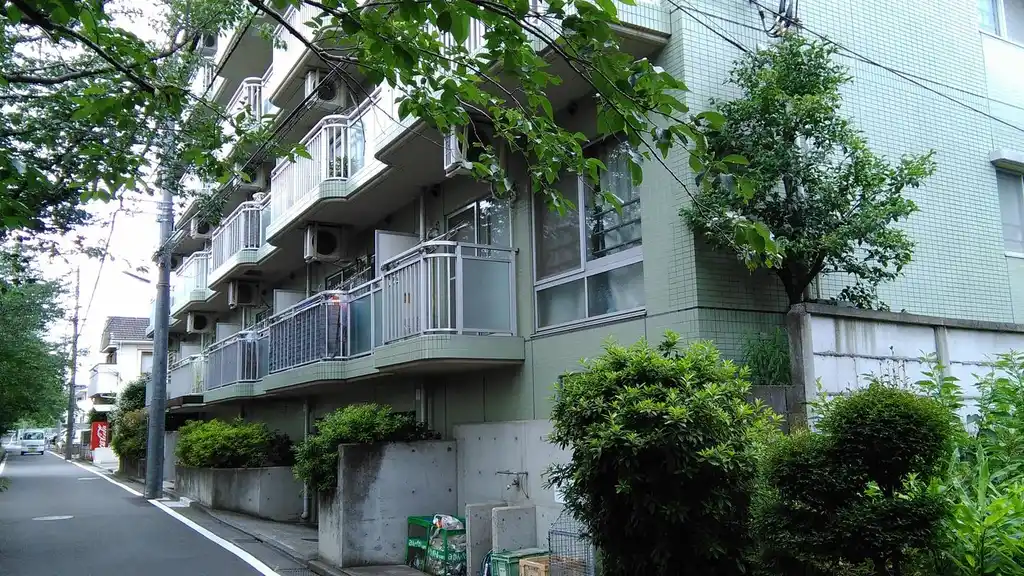 コモドアパルタ 外観