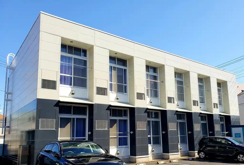 レオパレスサンロフト 外観