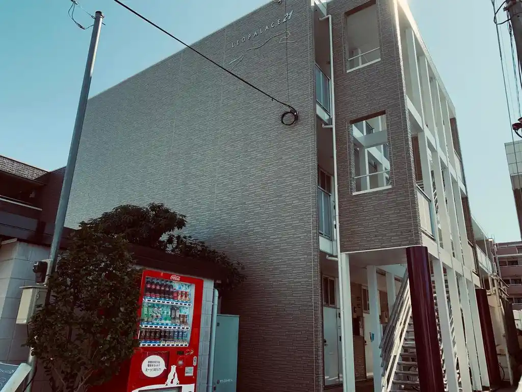 レオパレスサンファーム 外観