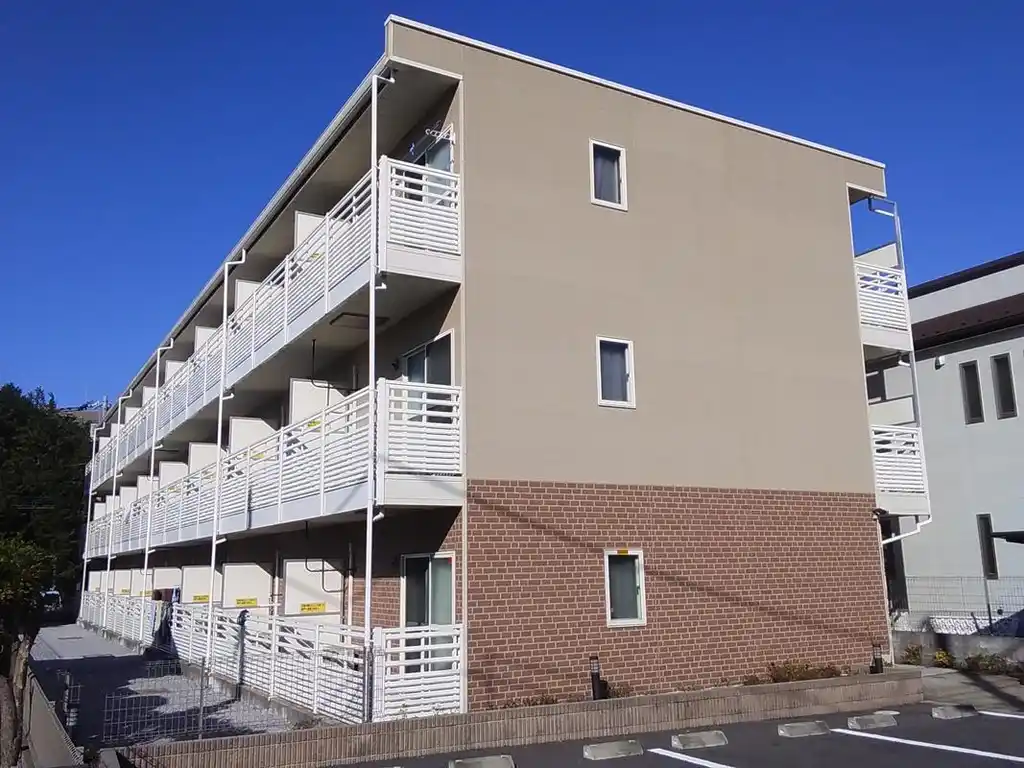 レオパレスグリーンウッド 外観