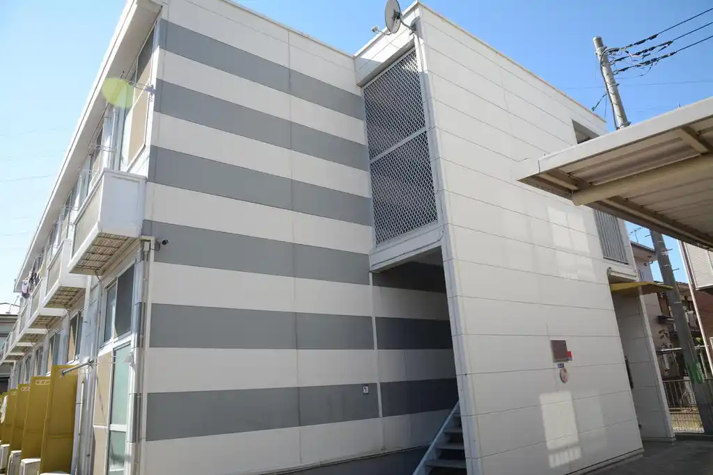 レオパレスシャルマン 外観