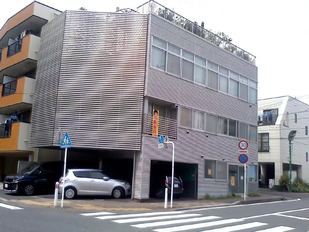 ヤマニビル 外観
