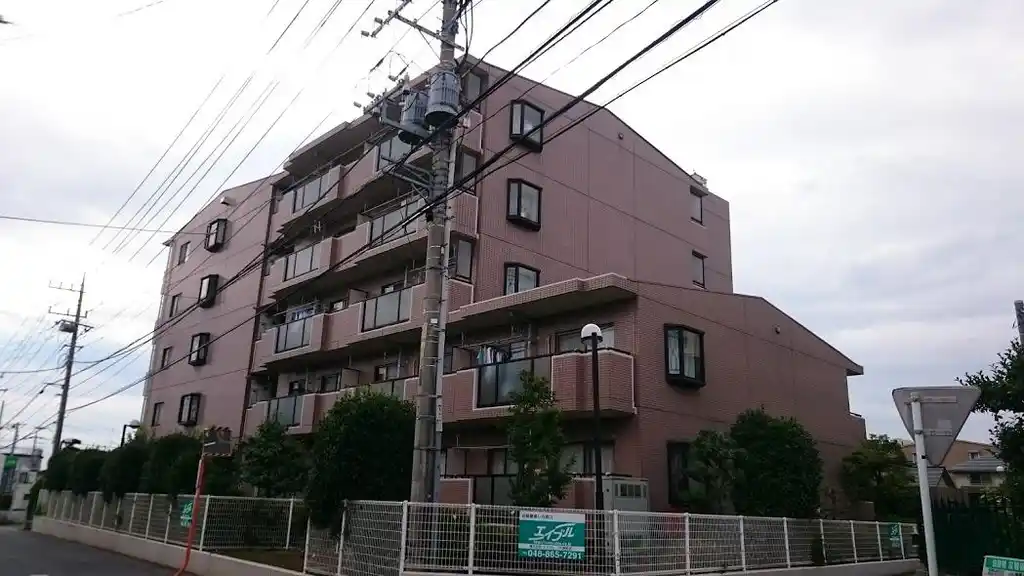 モアーアメニティ南与野 外観