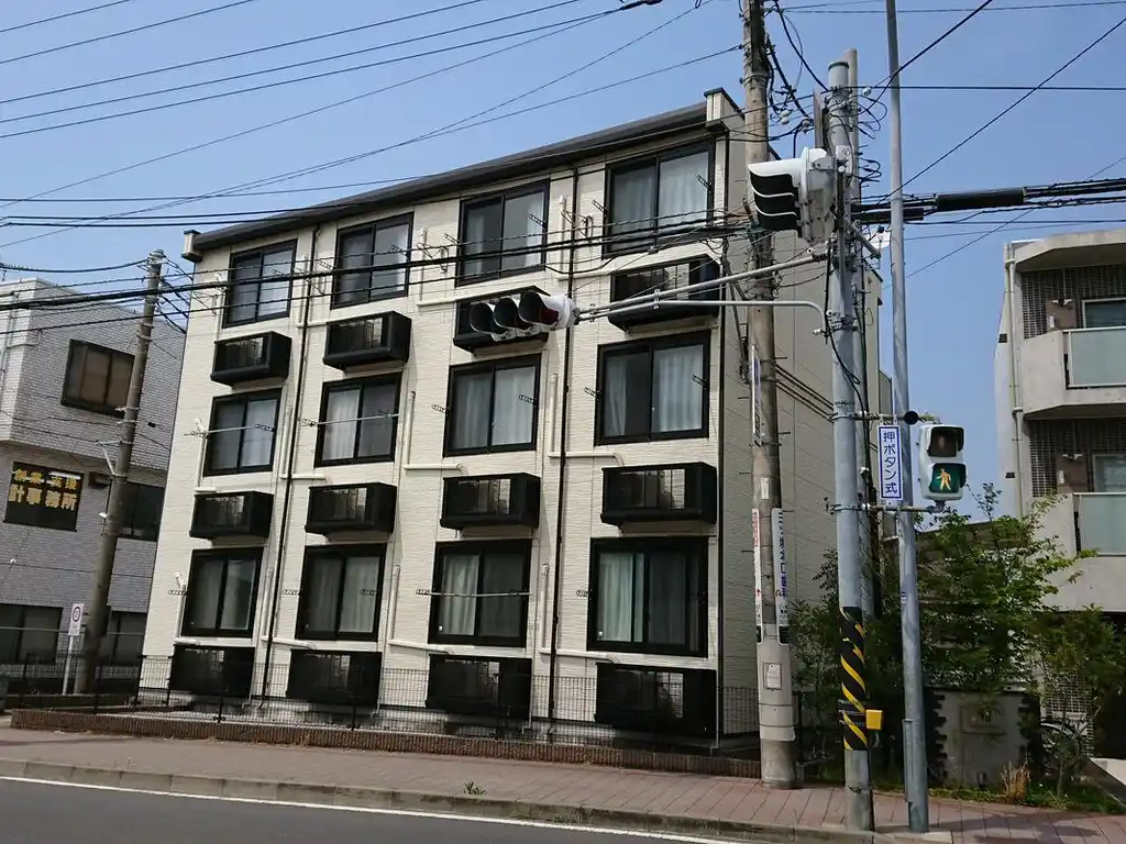 レオパレスコンフォートミカミ 外観
