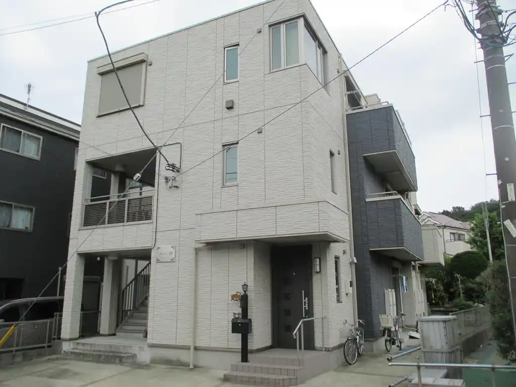 シャーメゾン日野 外観