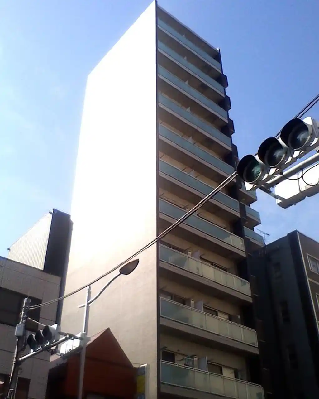 ルームス 外観