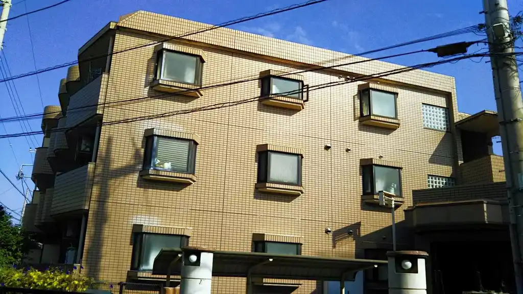 ローザ・ルゴーサU 外観