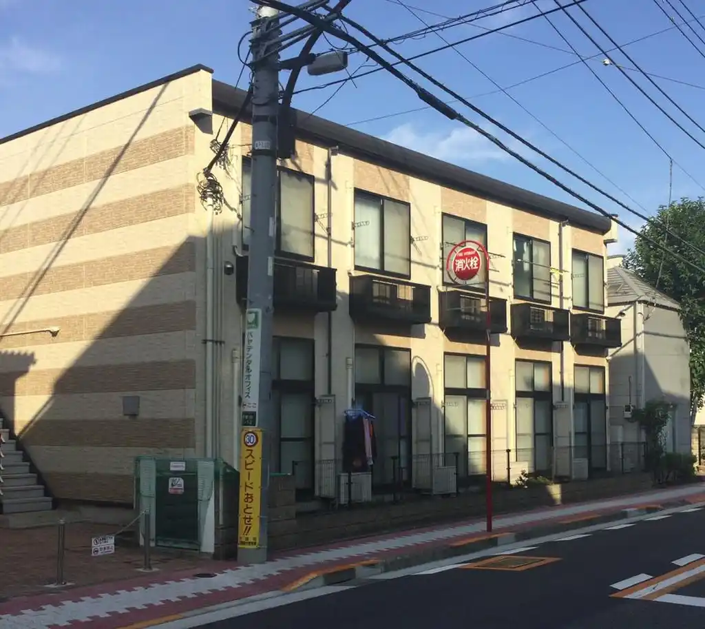 レオパレスフォンターナ 外観