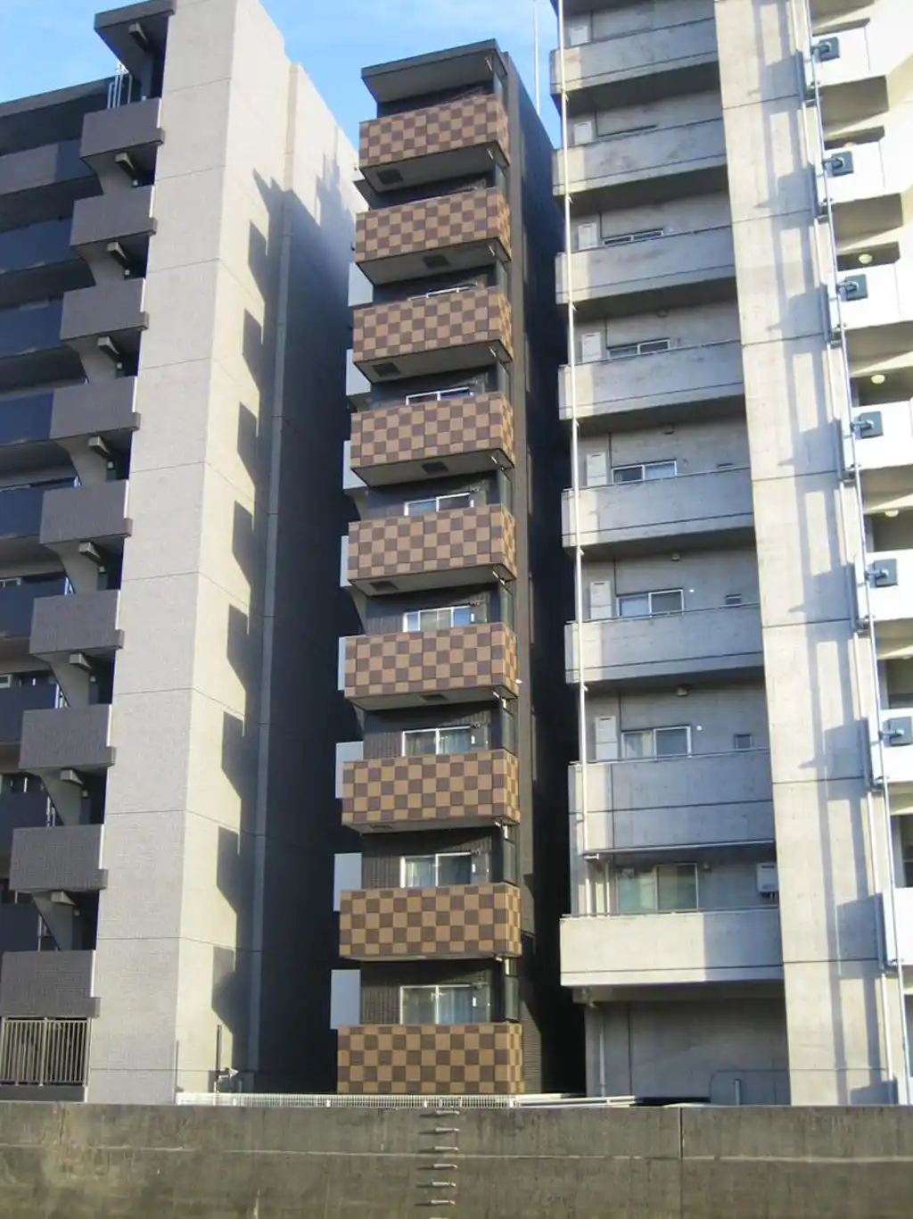 PREMIUM CUBE横浜 外観