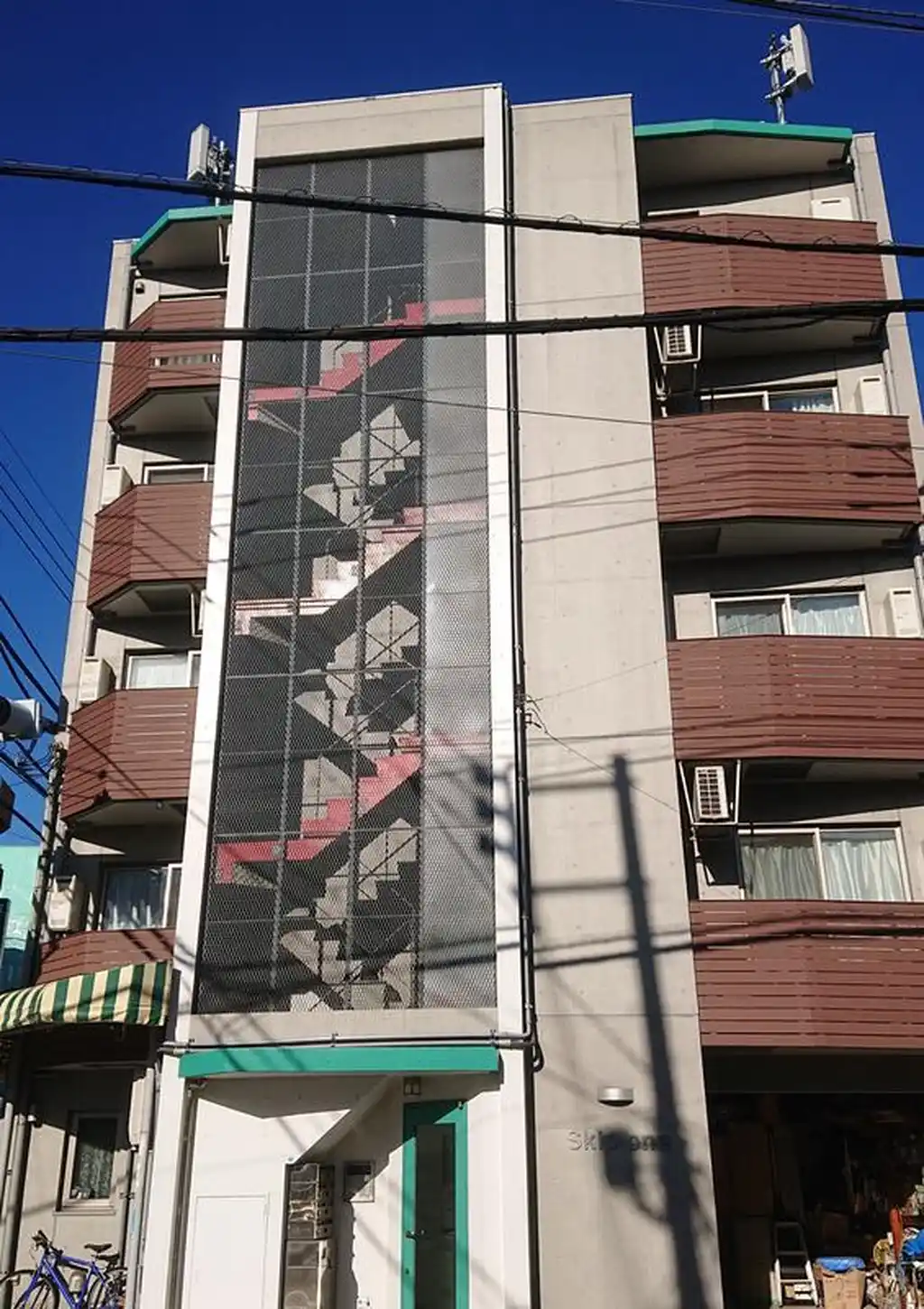 Skip-one 外観