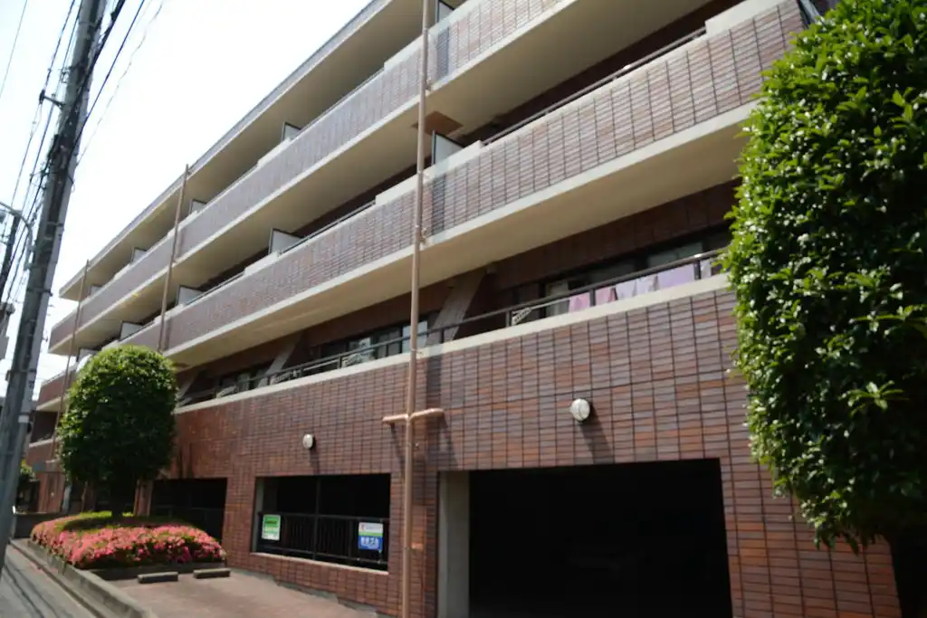 ファミネス梅田 外観