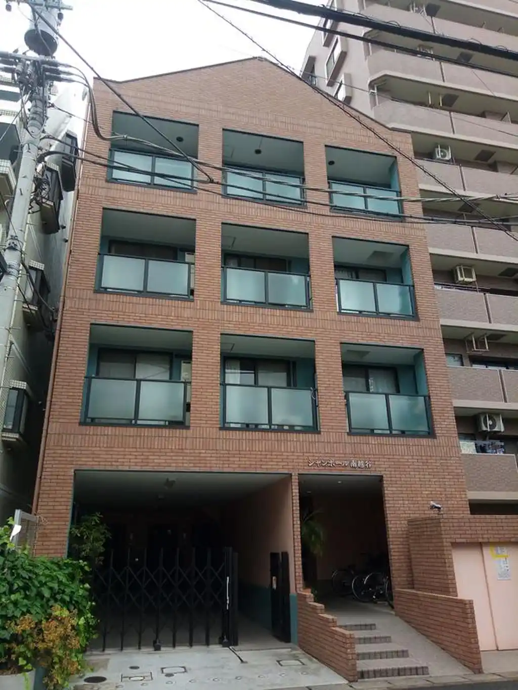 シャンポール南越谷 外観