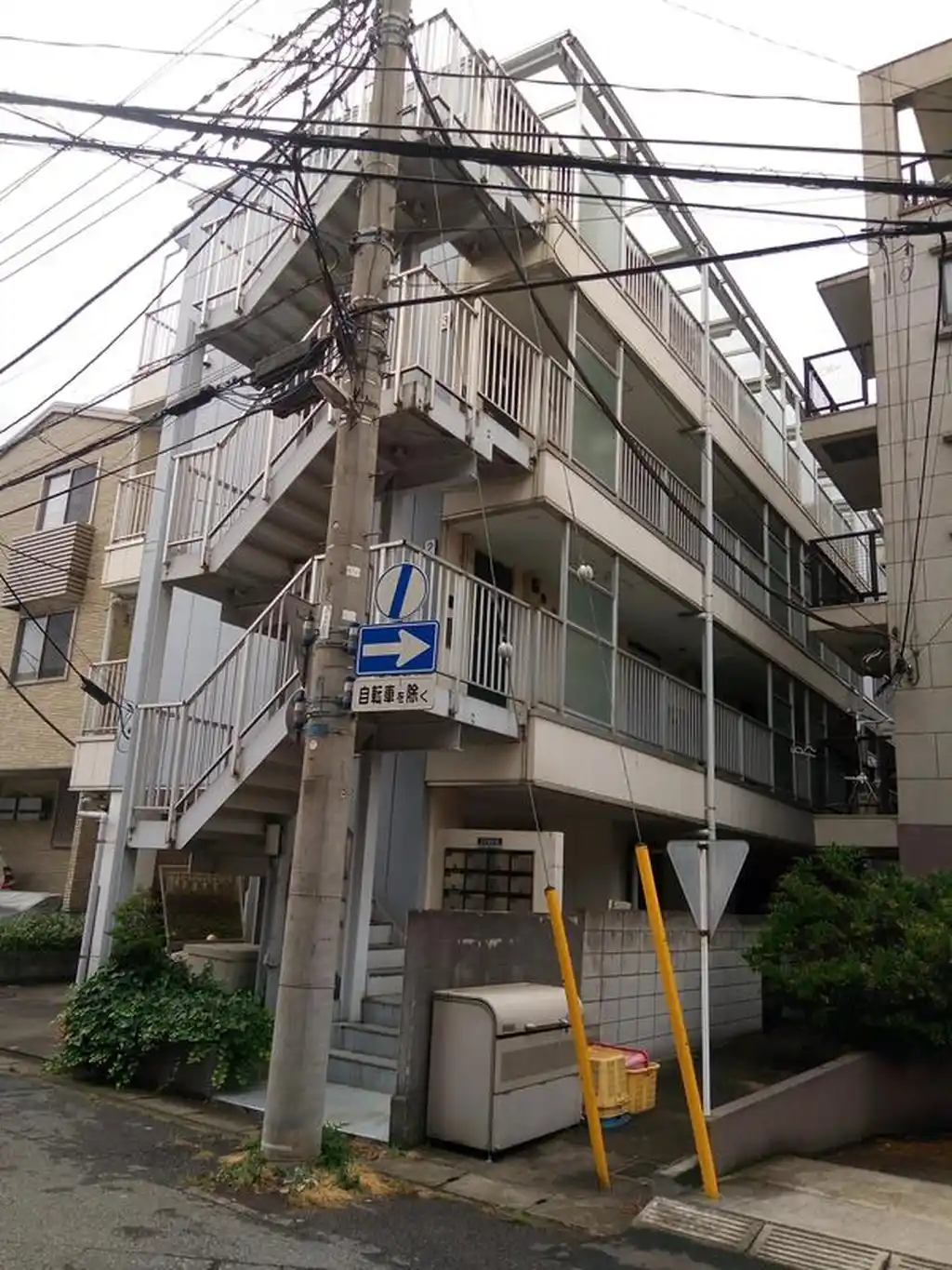 トム2 外観