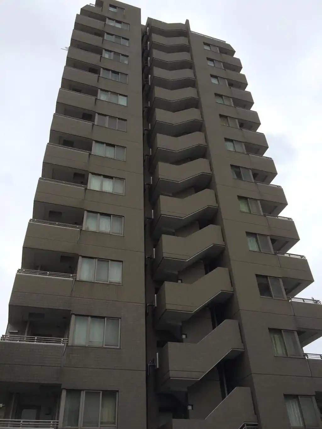 グランディ市谷柳町 外観