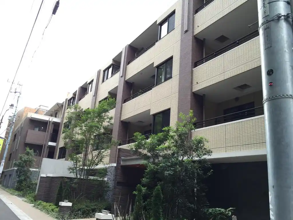 リビオ新宿御苑 外観