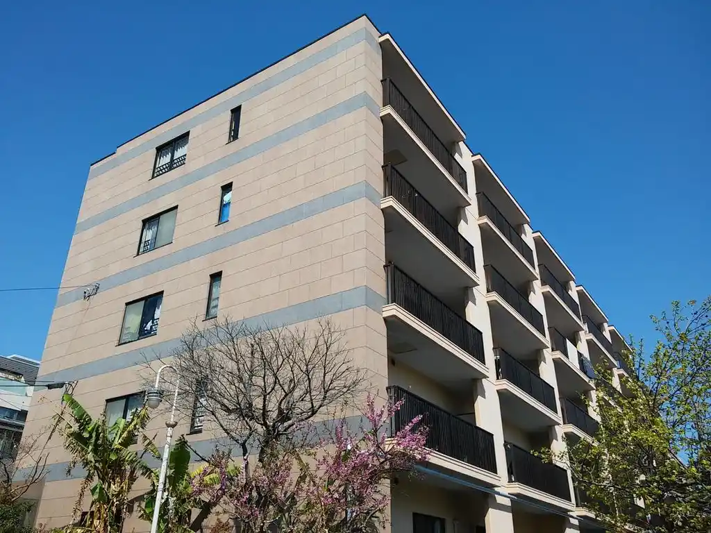 ドルフ新城 外観