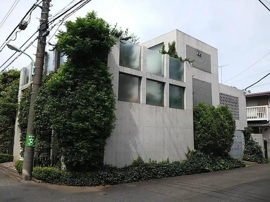 LibRoyFloR 外観