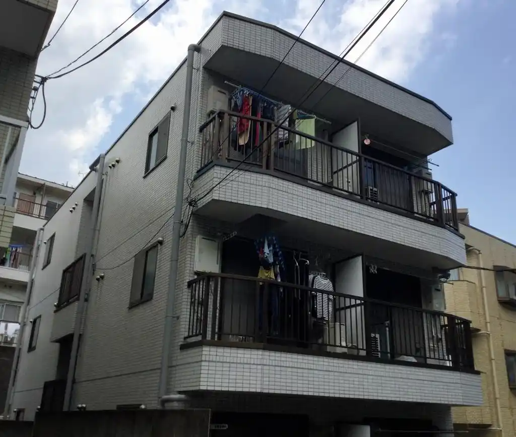 ドミトリ生田 外観