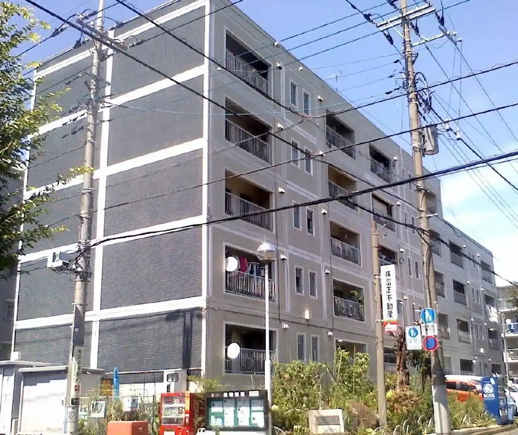 カミュ富正 外観