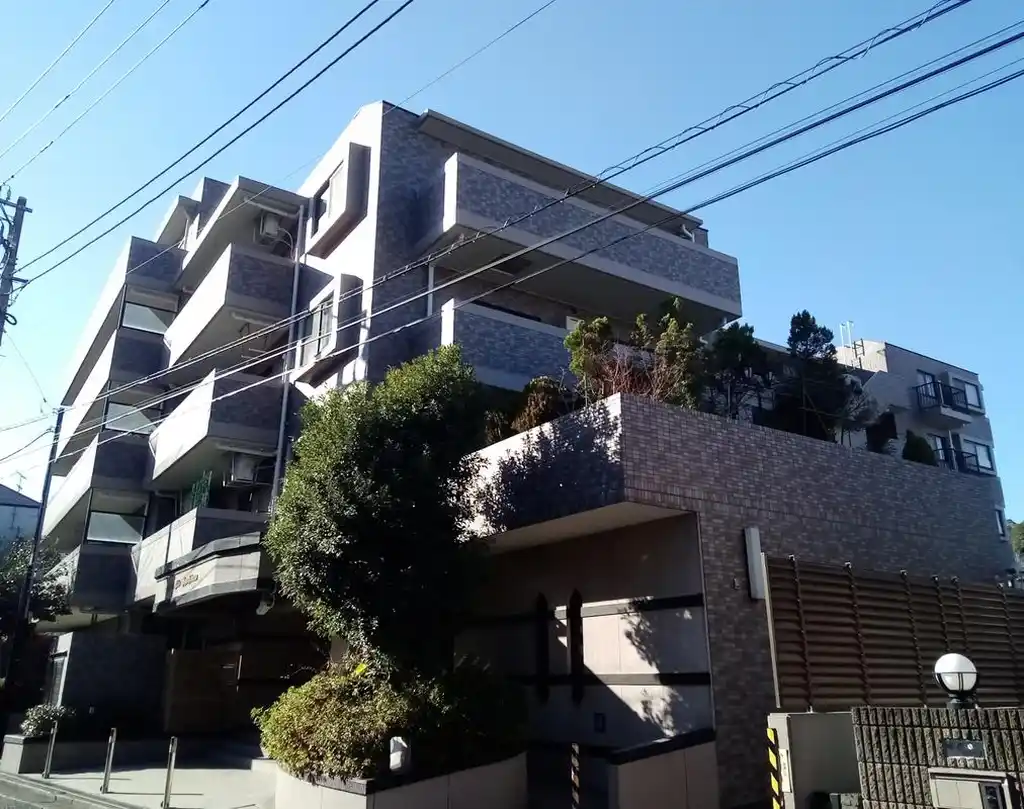 ライオンズヒルズ東寺尾 外観