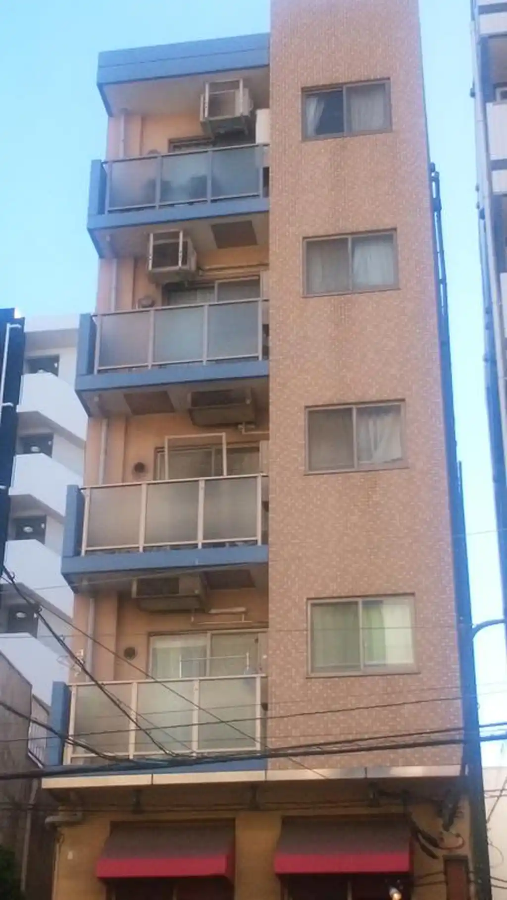パークイモト 外観