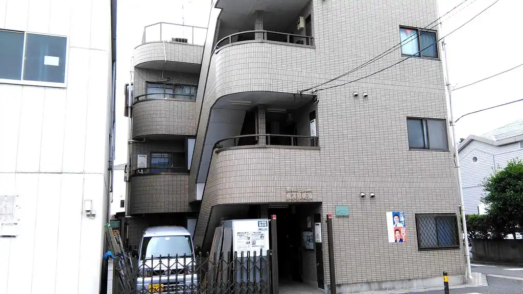 レオパレスアーバンハウスカレン 外観