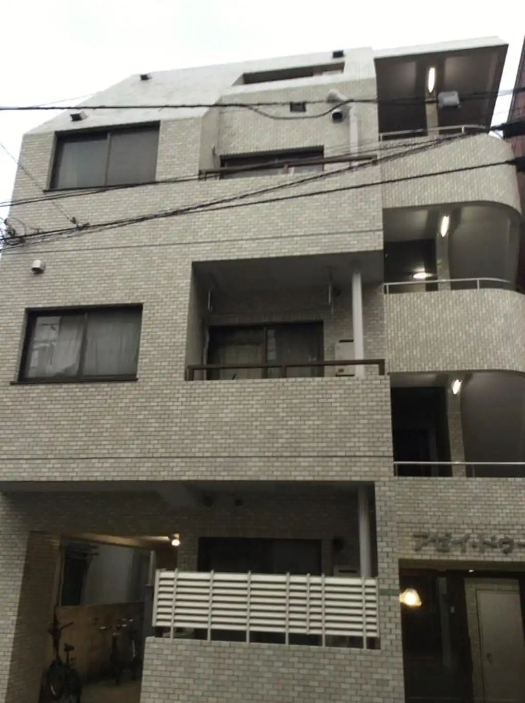 アゼイ・ドゥー中野 外観