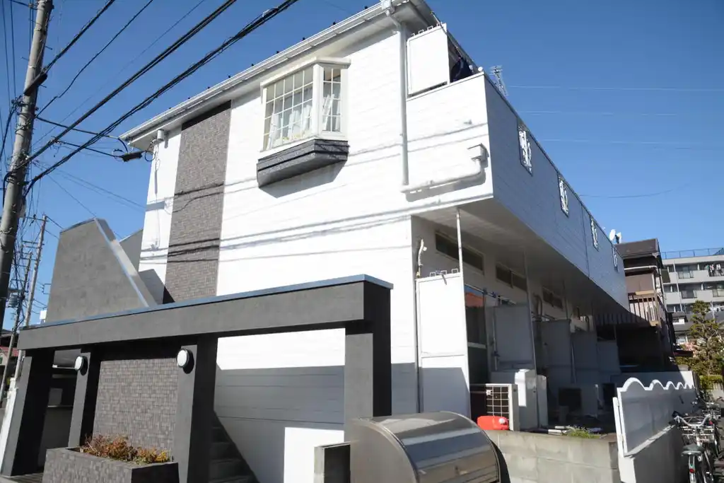 レオパレス岡本 外観