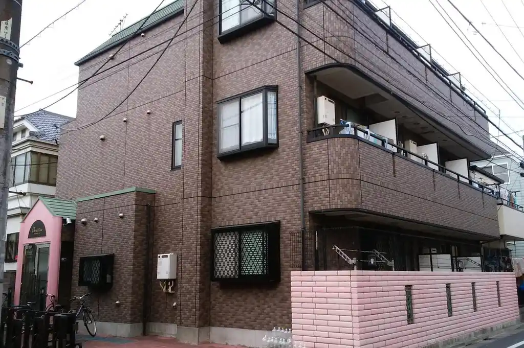 クリスティーズ 外観