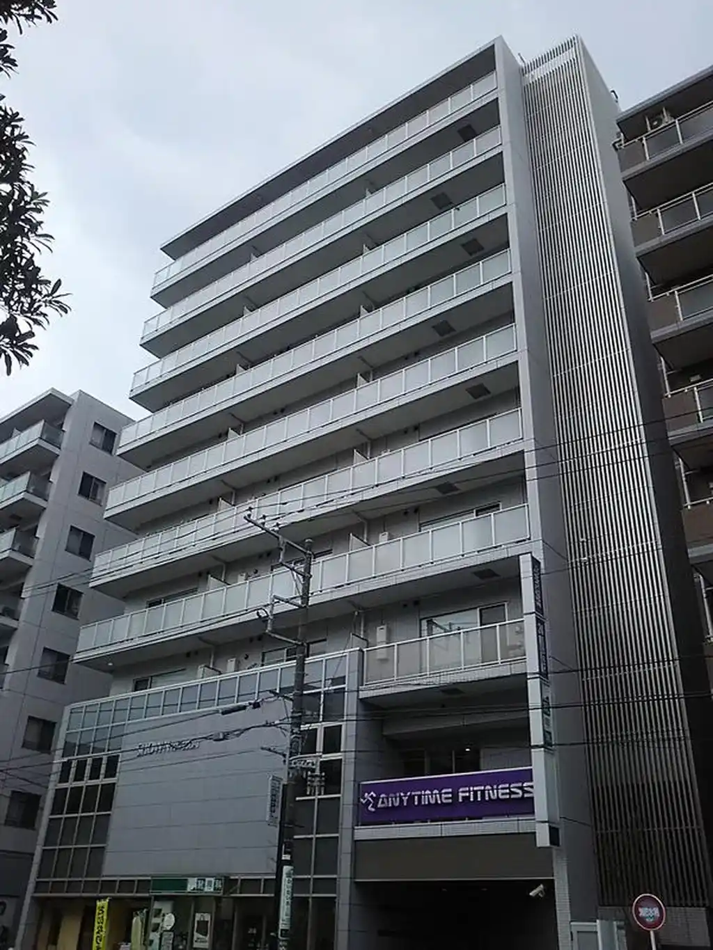 SHOWN初台 外観