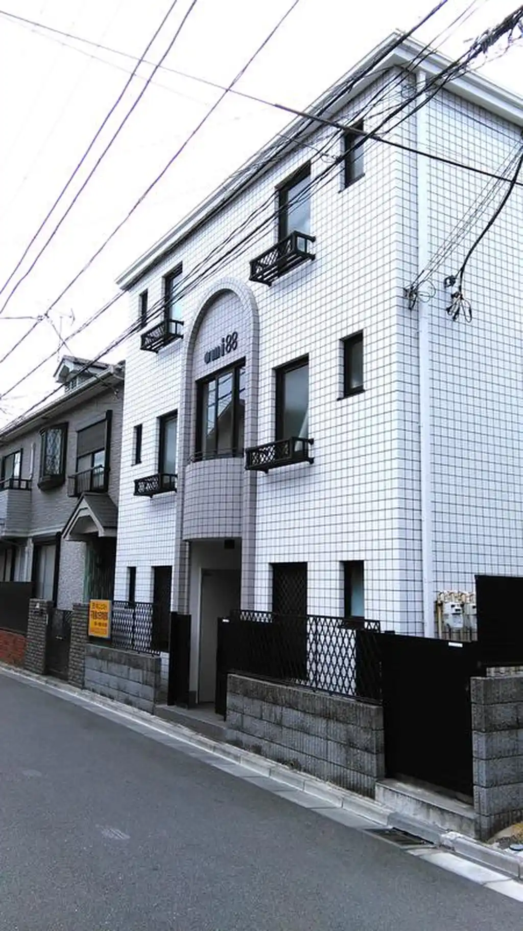 AMI・88 外観