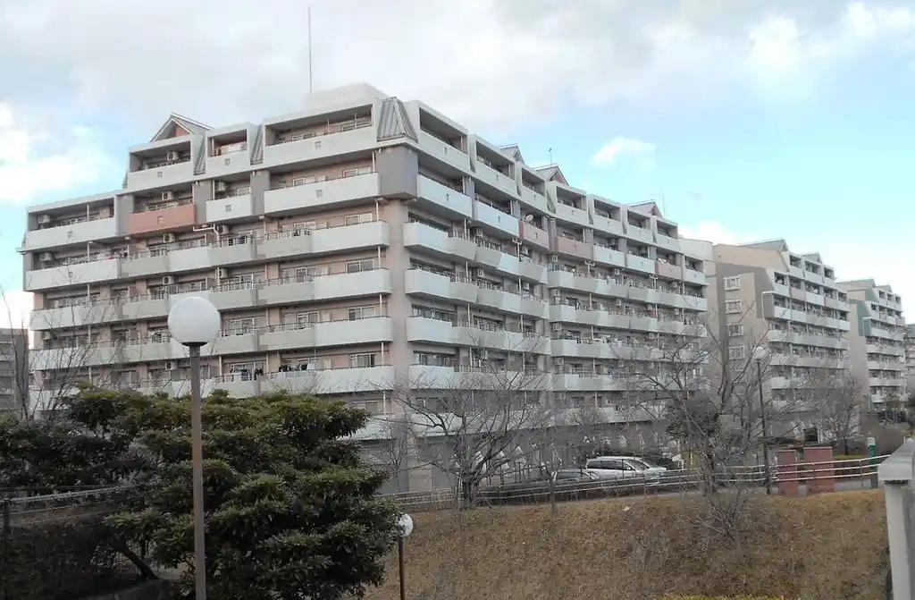 南大沢学園三番街 外観