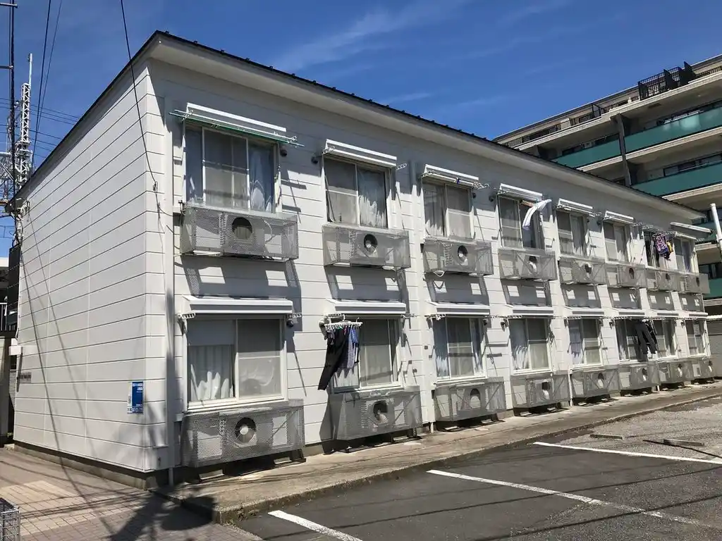 ADONIS  中山 外観