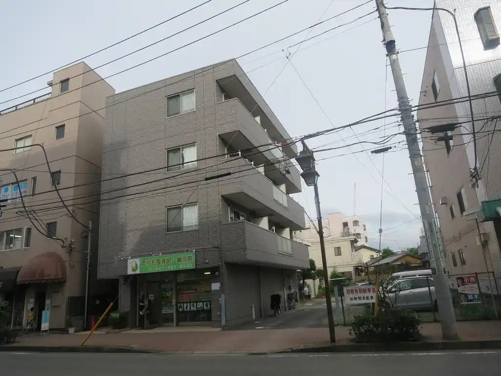 シャン・ド・ポワール 外観