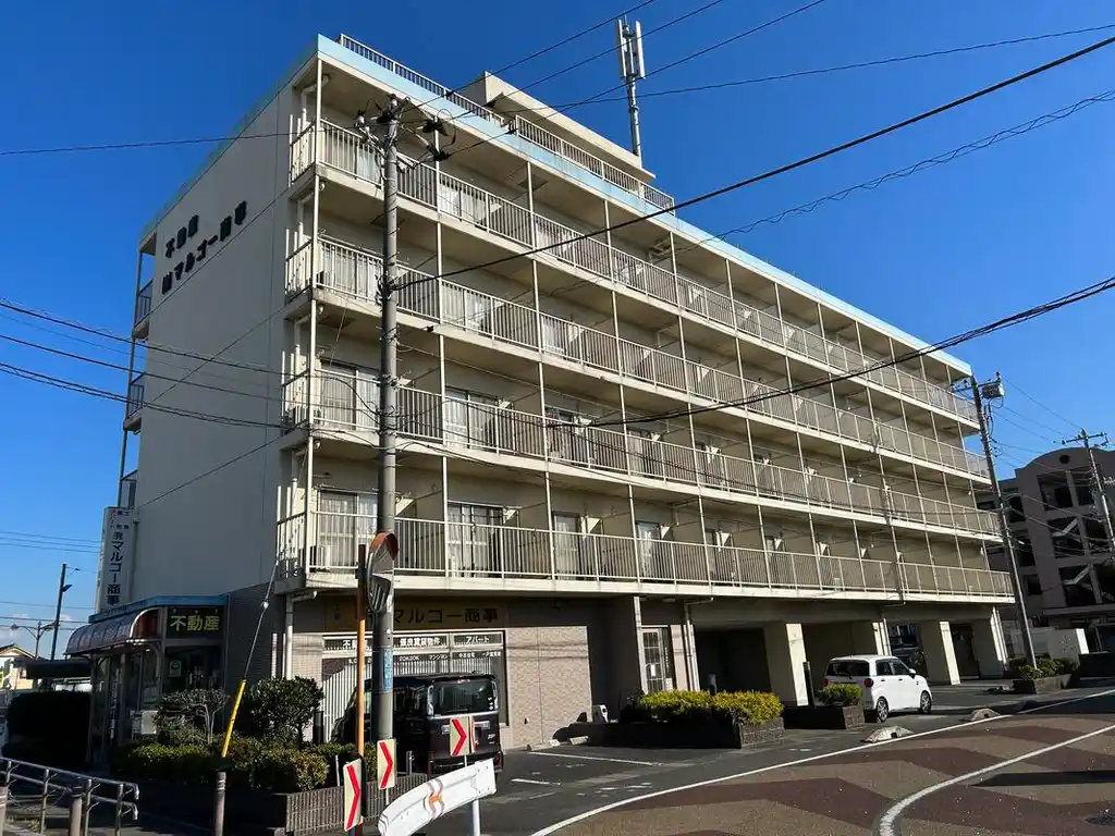 レオパレスエメラルド シティー 外観