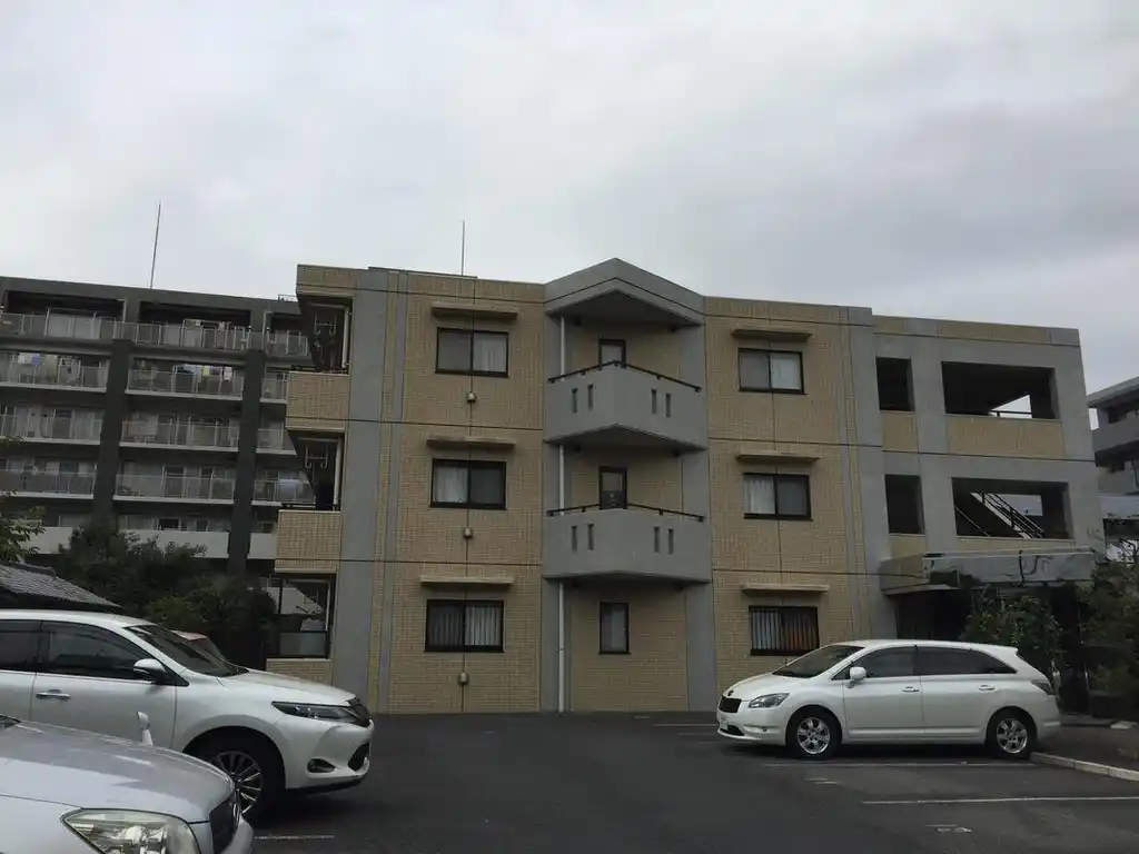 パインヒルズ A 外観