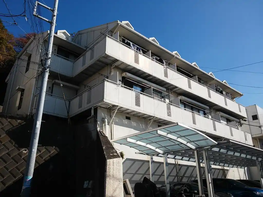 イーストマリン 外観