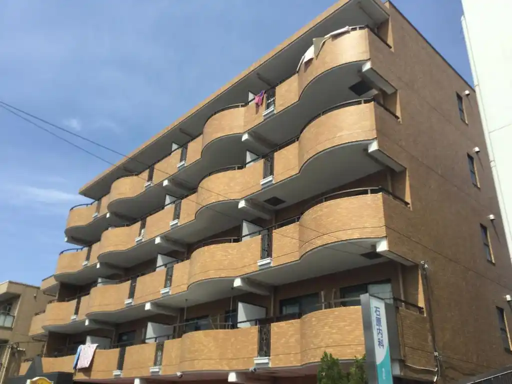セルシオ・イトウ 外観