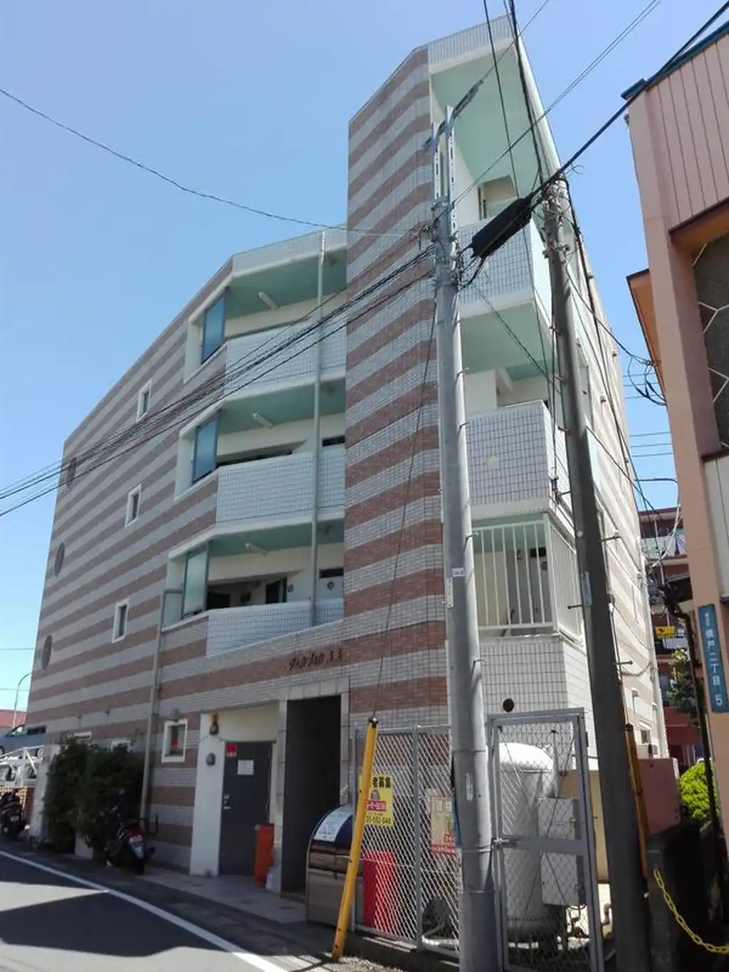 ヴェルブィル興英 外観
