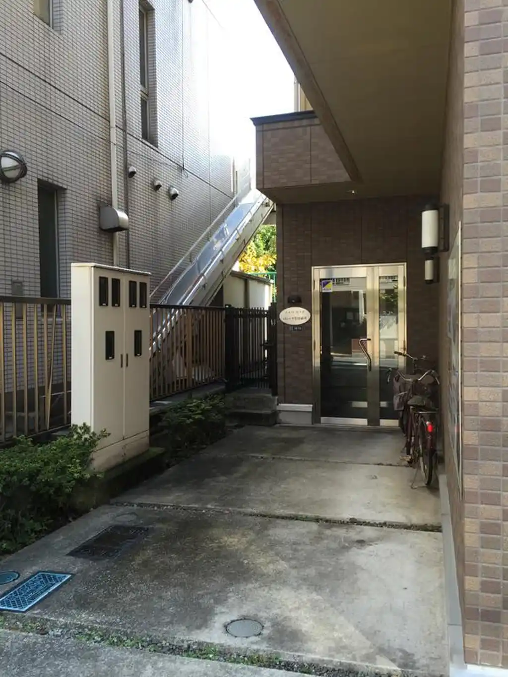 エルマヒラガ 外観