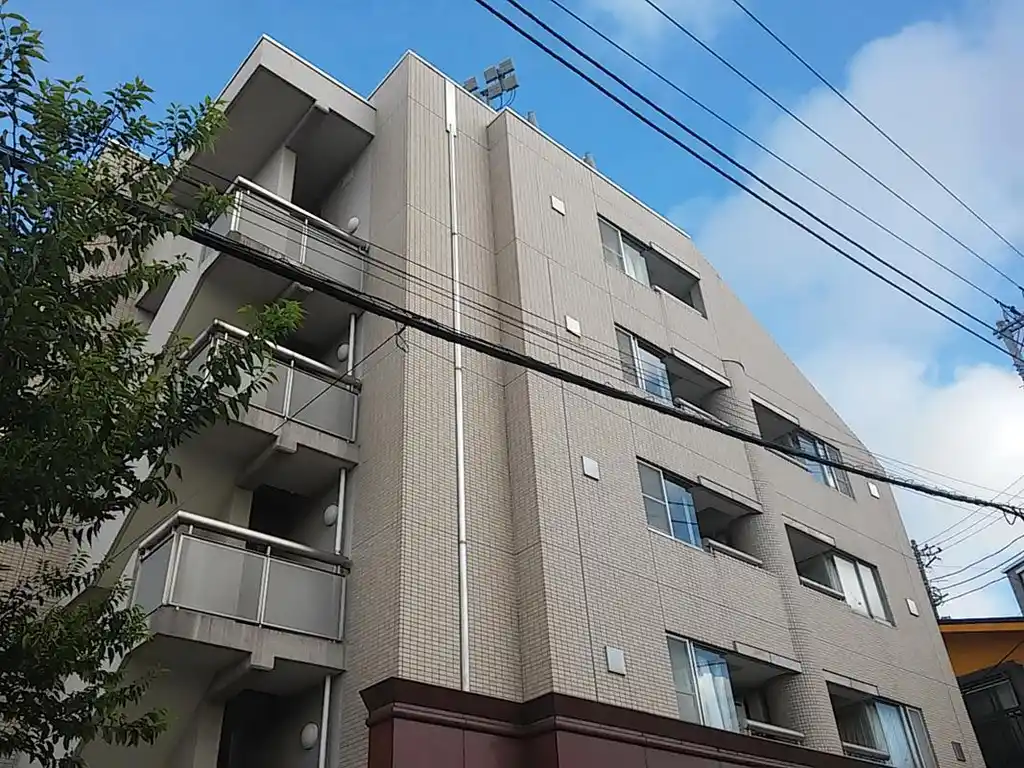 光優エアフォルク大倉山 外観