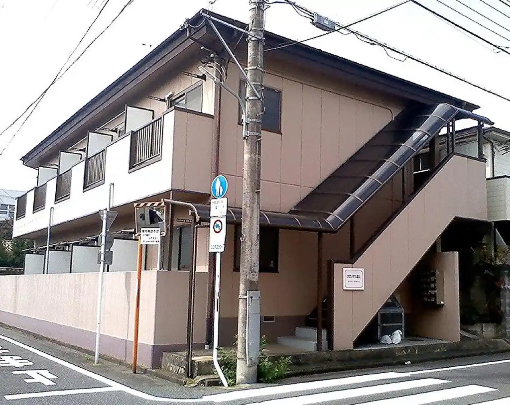 グロリアス国立 外観