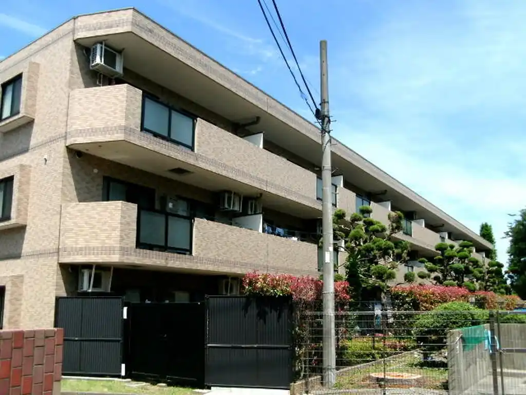 センチュリー境 外観