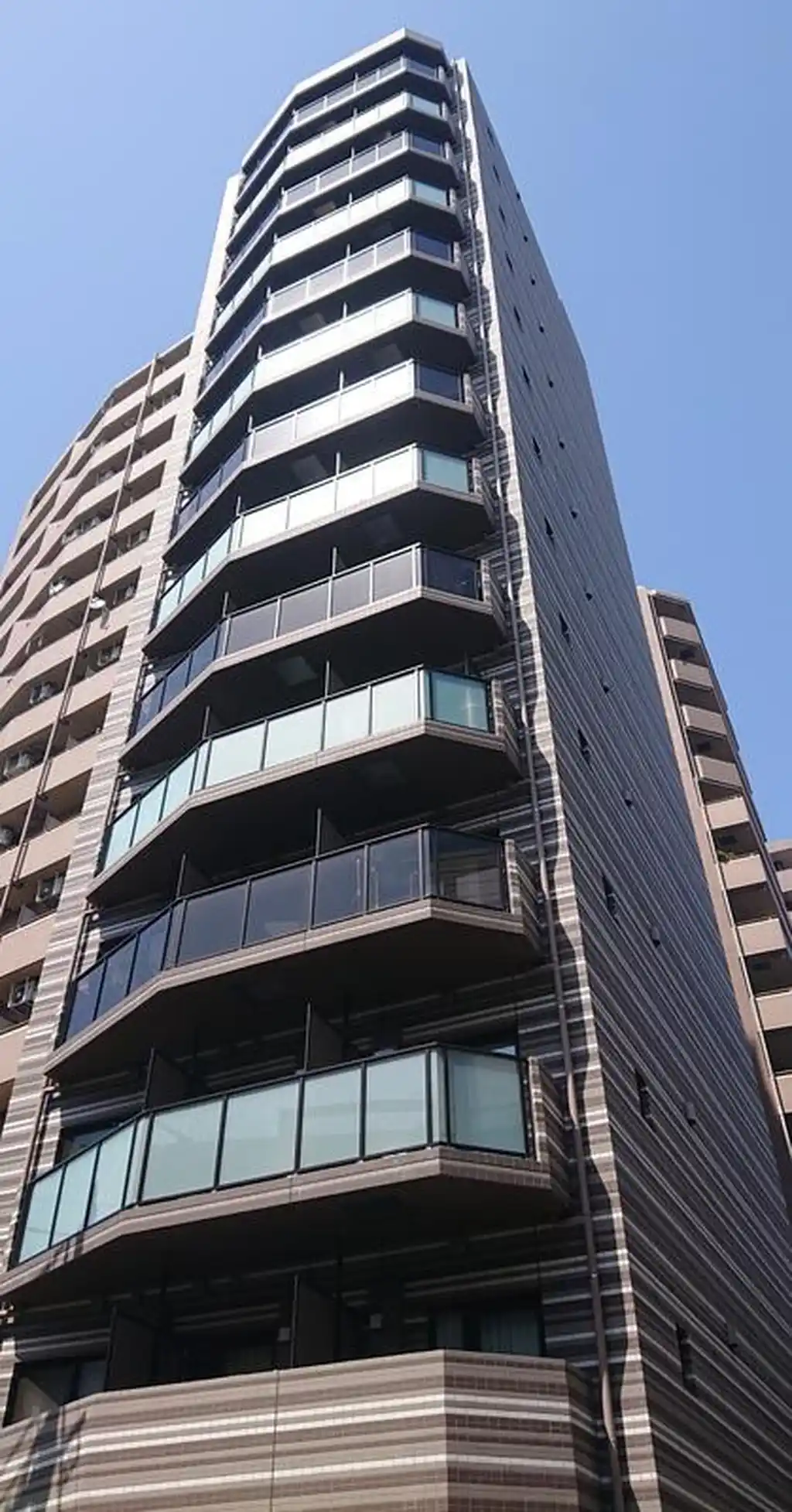 PREMIUM CUBE 池袋要町 外観