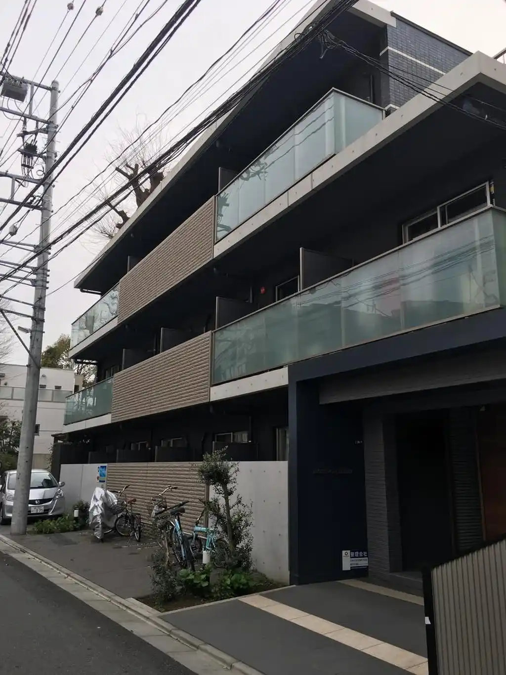 ボルドーエビス 外観