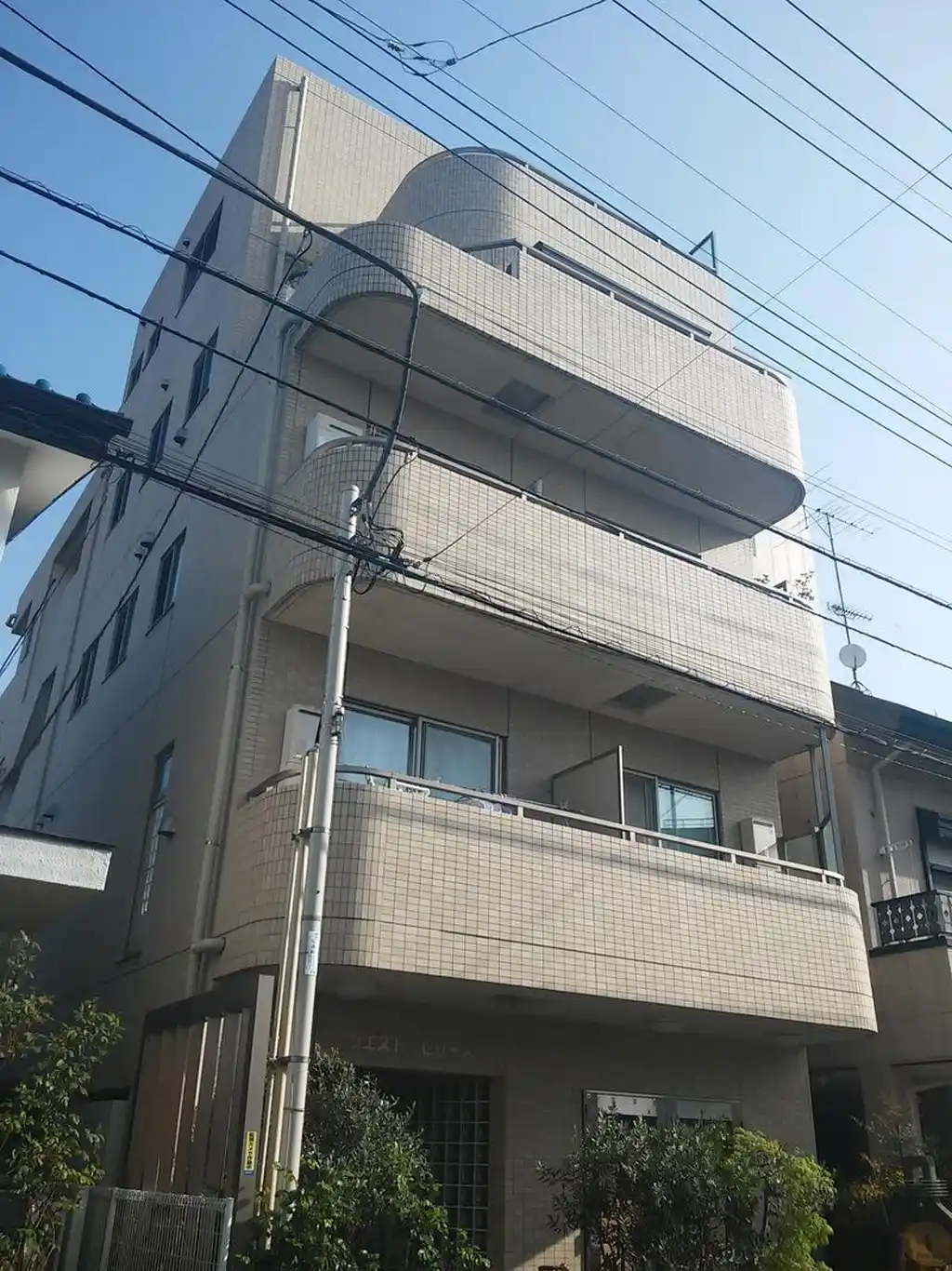 ウエスト・セリーズ 外観