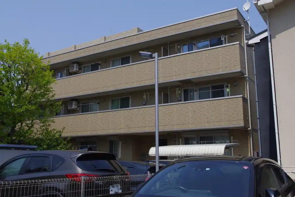 ロイヤルヒルズ 外観